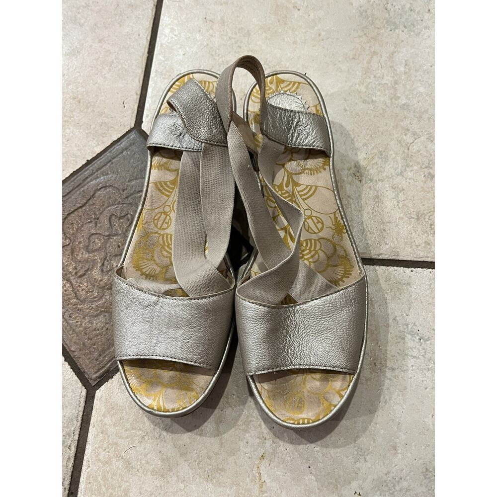 Fly London Rale Gored Cross Band Wedge Good Metallic Sandals Sz 42